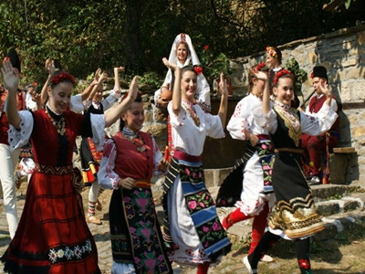 lazarovden Pesen za momuk Cveti Pletivo