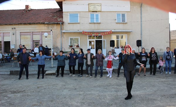 vazrodeniya-sabor-v-balkanski-sabra-malo-i-golyamo